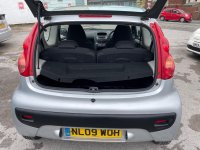 PEUGEOT 107