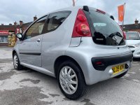 PEUGEOT 107