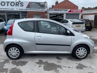 PEUGEOT 107