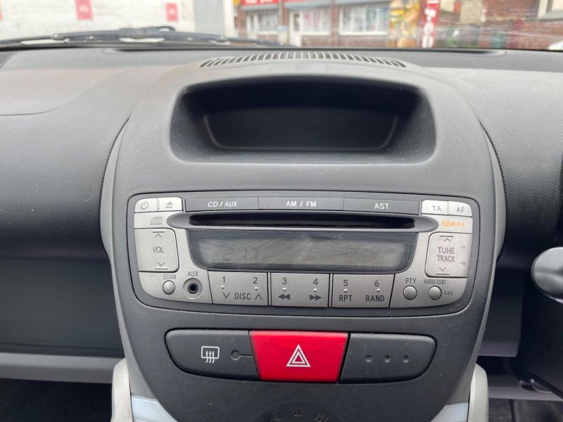 PEUGEOT 107