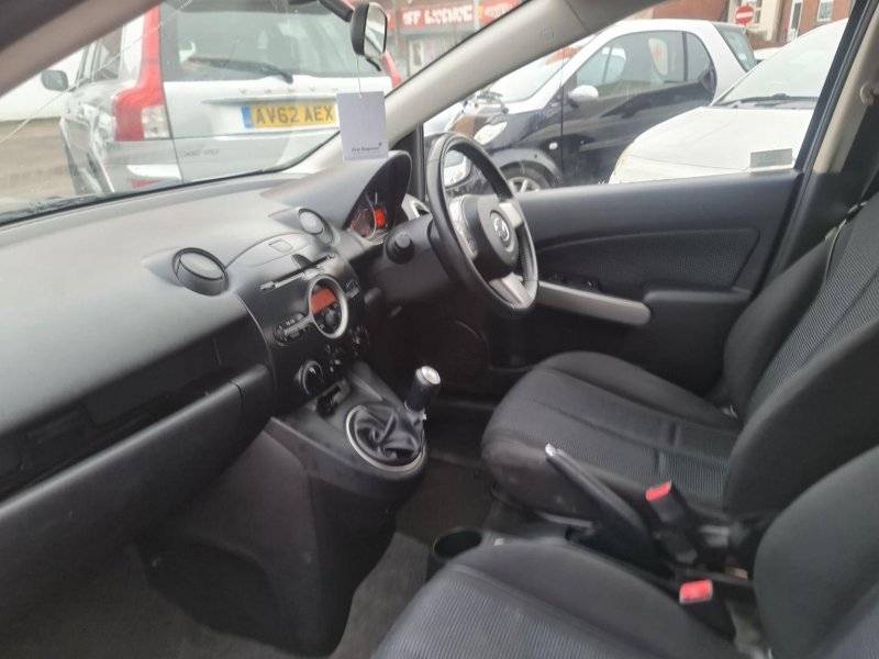 MAZDA MAZDA2