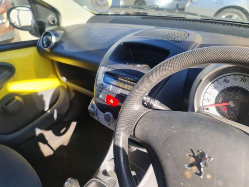 PEUGEOT 107
