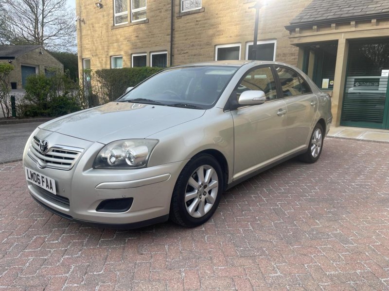 TOYOTA AVENSIS