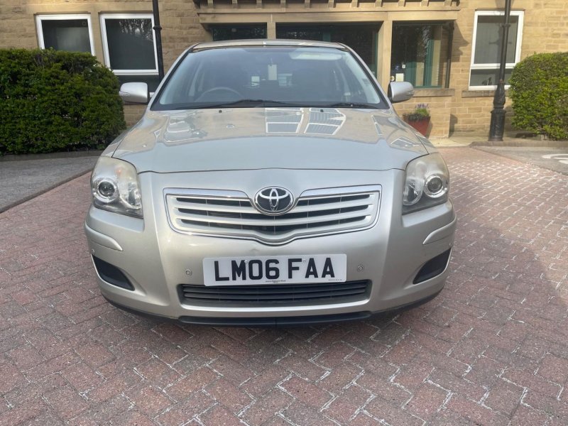 TOYOTA AVENSIS