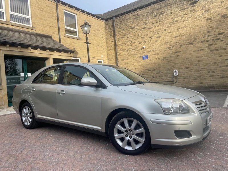 TOYOTA AVENSIS
