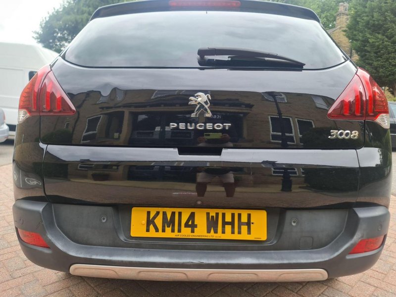 PEUGEOT 3008