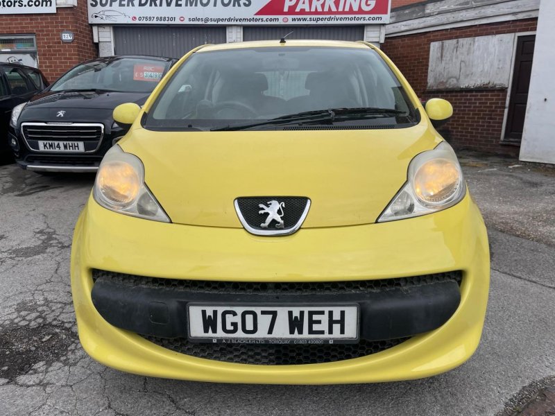 PEUGEOT 107